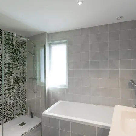 Villa Saint-Jean-De-Luz, 4 Bedrooms, 9 Persons - Fr-1-239-514